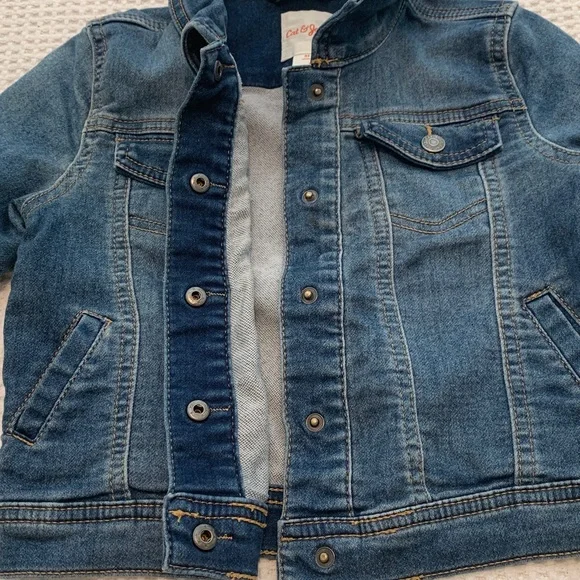 Cat & Jack Unisex Kid’s Trucker Blue Denim Jean Jacket Size 5T - Picture 9 of 10